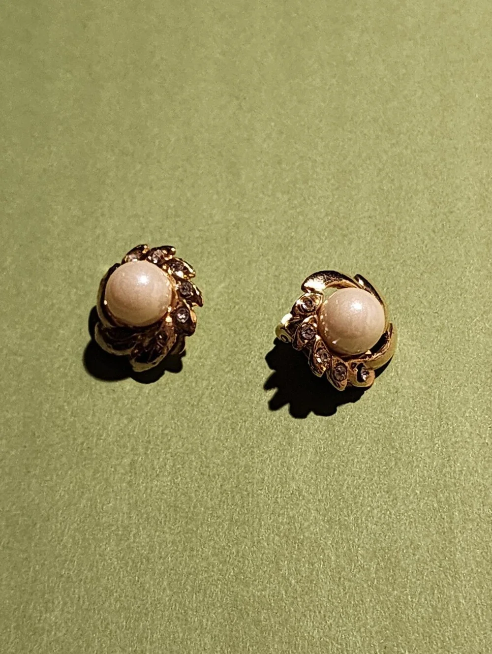 Vintage Style Faux Pearl Rhinestone Gold Tone Clip-On Statement Earrings